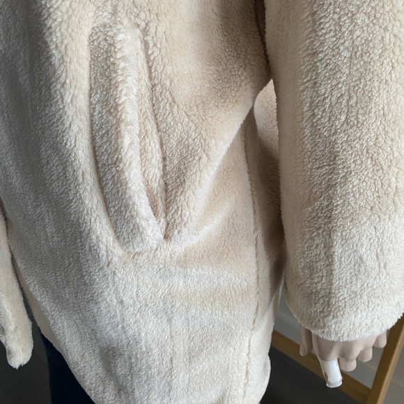 Smashed Lemon cozy Fleece Over Coat with Satin Cheetah Print interior - Picture 6 of 15